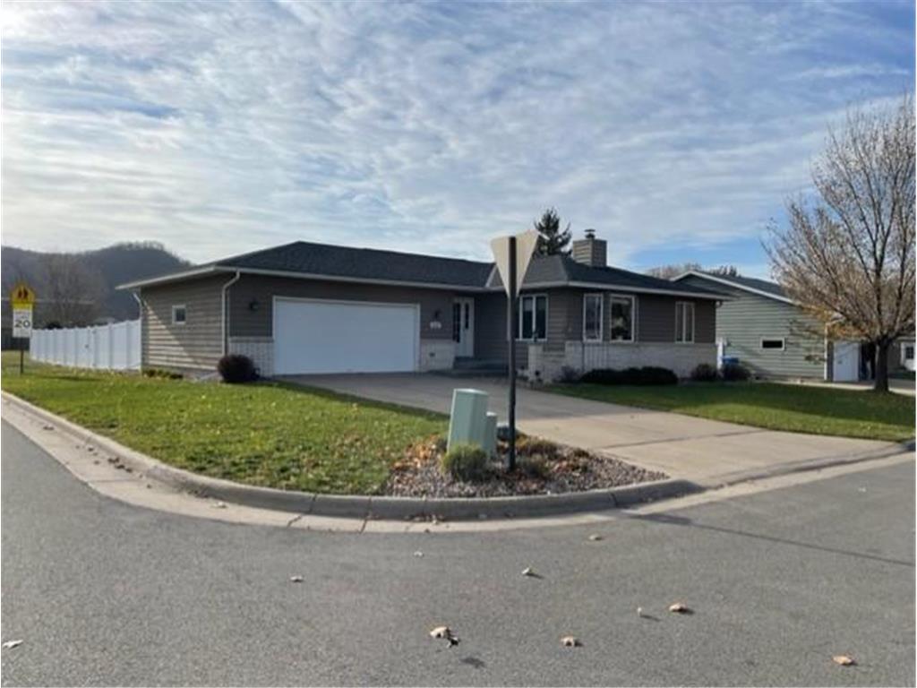 5115 W 7th Place Goodview MN 55987 6462005 image1