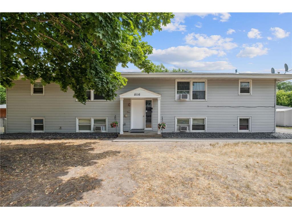 5116 Edgewood Avenue N Crystal MN 55428 6392733 image1