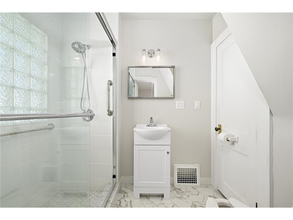 5117 Zenith Avenue S Minneapolis MN 55410 7084303 image14