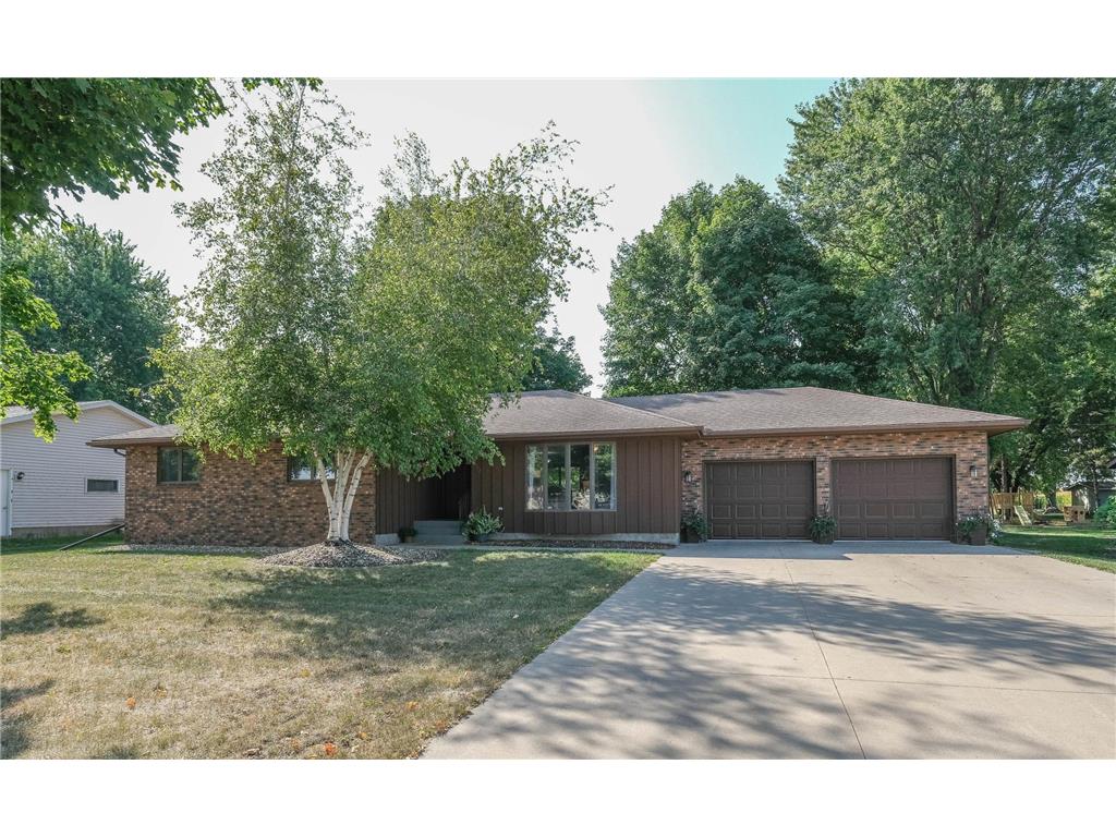 512 4th Street NW New Richland MN 56072 6429744 image1