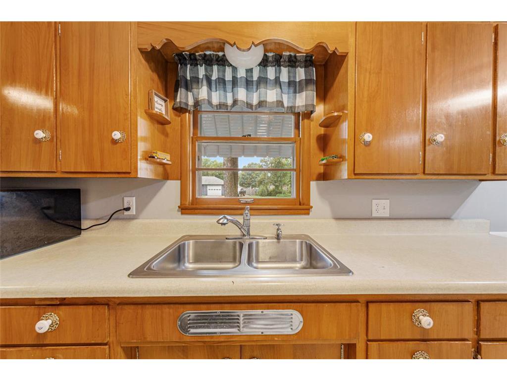 512 7th Street Gaylord MN 55334 6777900 image11