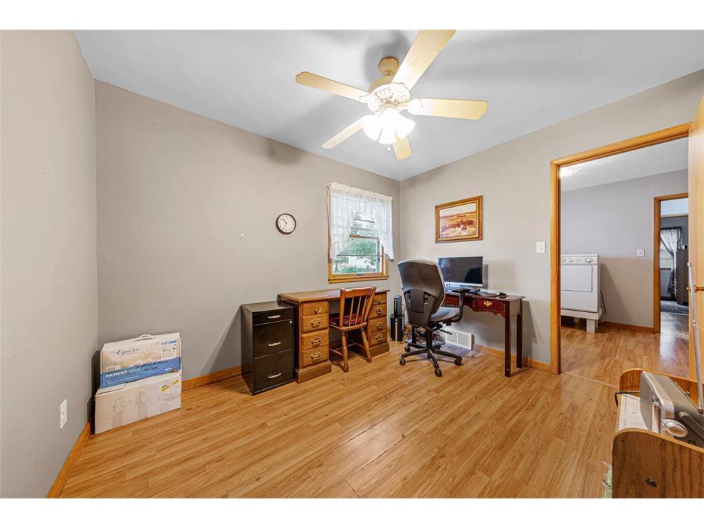 512 7th Street Gaylord MN 55334 6777900 image17