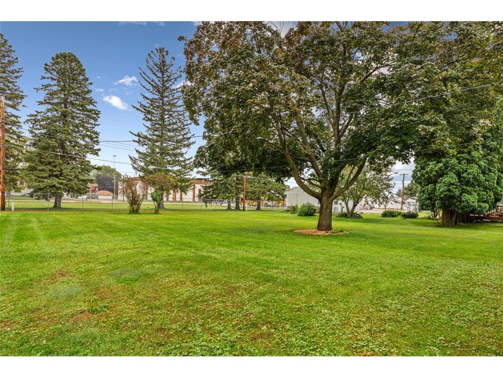 512 7th Street Gaylord MN 55334 6777900 image31