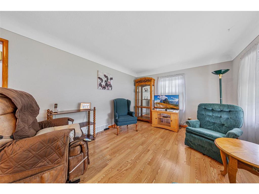 512 7th Street Gaylord MN 55334 6777900 image8