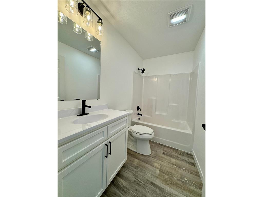 512 Garfield Street SE Warroad MN 56763 6680396 image10