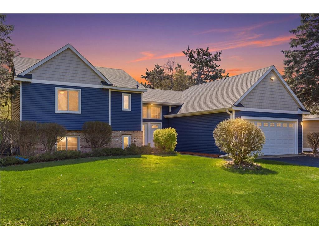 512 Hyde Avenue N Mahtomedi MN 55115 7087058 image1