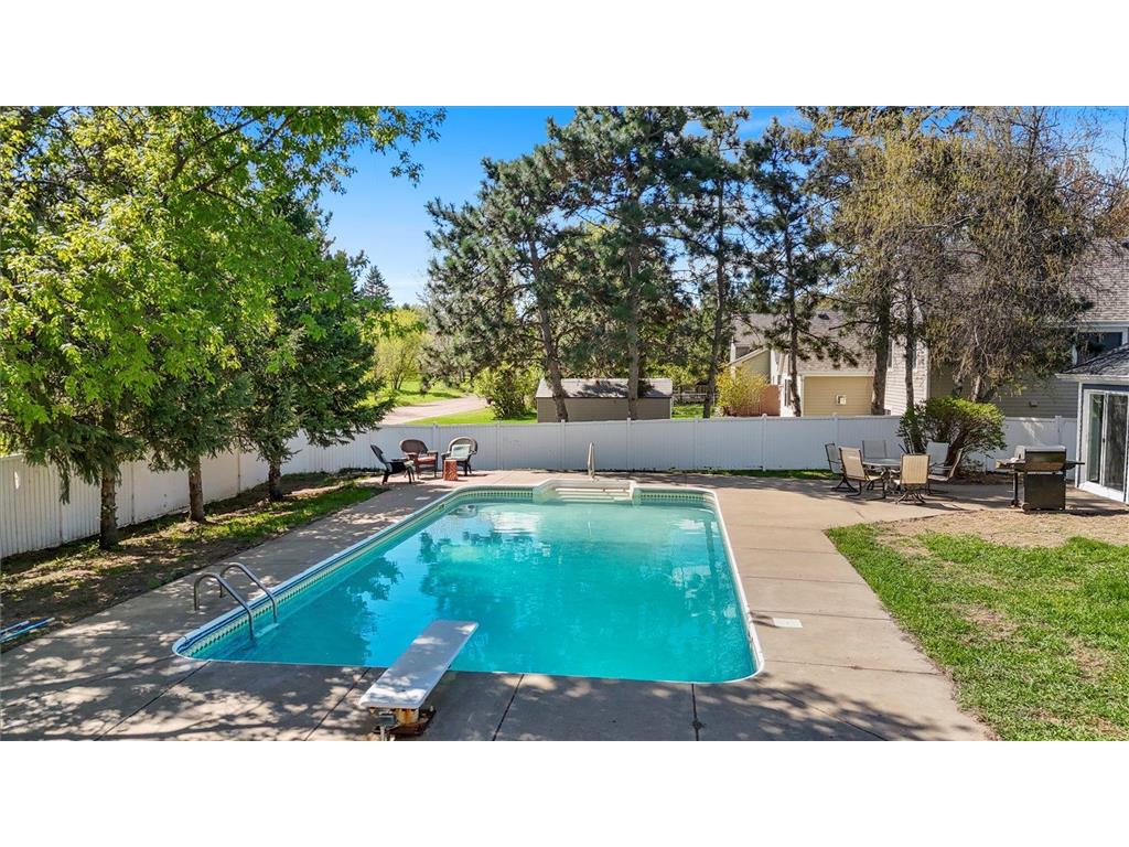 512 Hyde Avenue N Mahtomedi MN 55115 7087058 image10