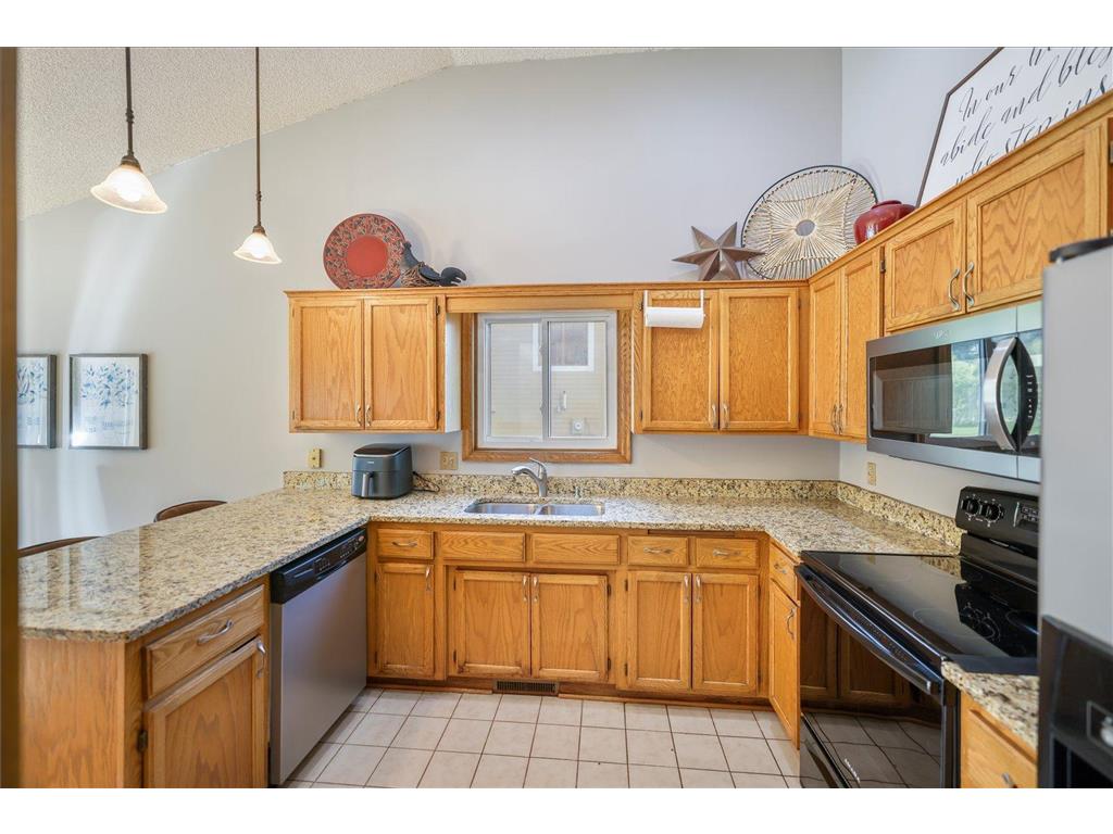 512 Hyde Avenue N Mahtomedi MN 55115 7087058 image15