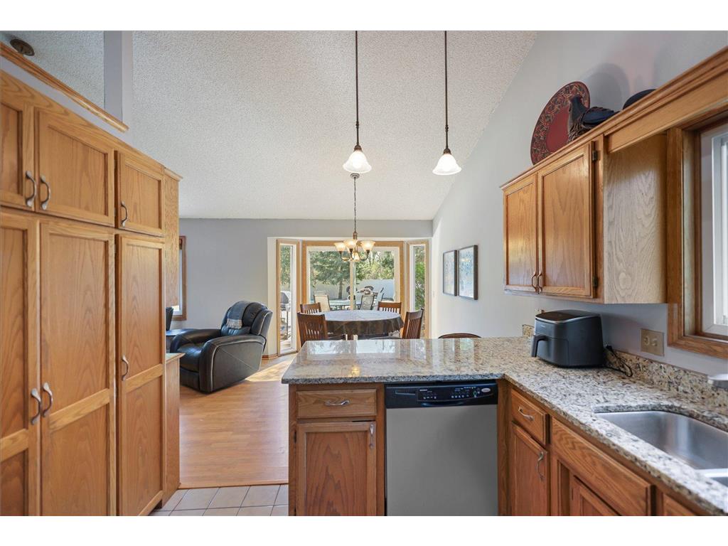 512 Hyde Avenue N Mahtomedi MN 55115 7087058 image16