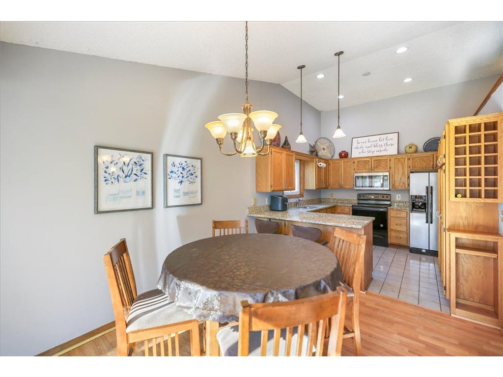 512 Hyde Avenue N Mahtomedi MN 55115 7087058 image22