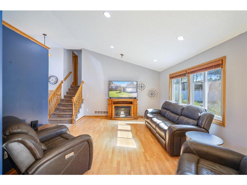 512 Hyde Avenue N Mahtomedi MN 55115 7087058 image25