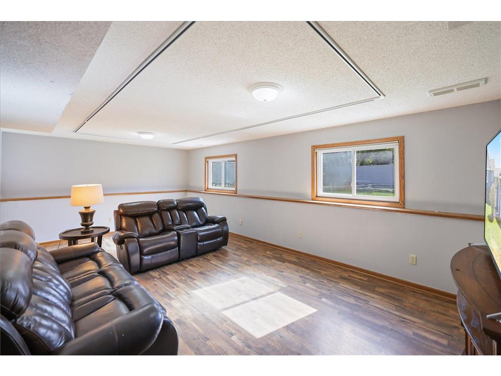 512 Hyde Avenue N Mahtomedi MN 55115 7087058 image37