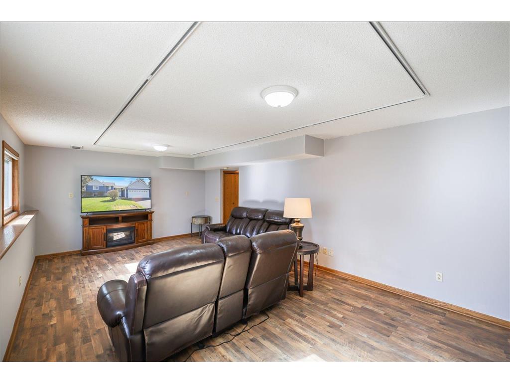 512 Hyde Avenue N Mahtomedi MN 55115 7087058 image39