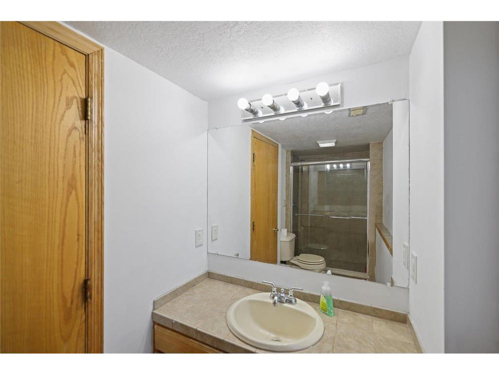 512 Hyde Avenue N Mahtomedi MN 55115 7087058 image41