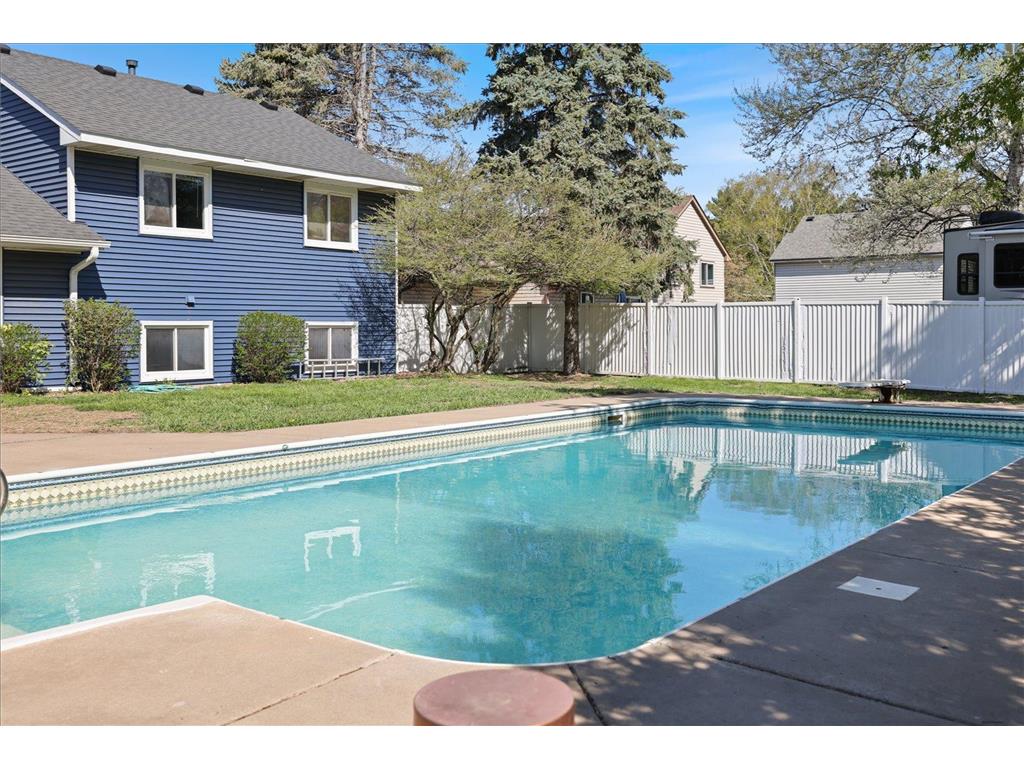 512 Hyde Avenue N Mahtomedi MN 55115 7087058 image47