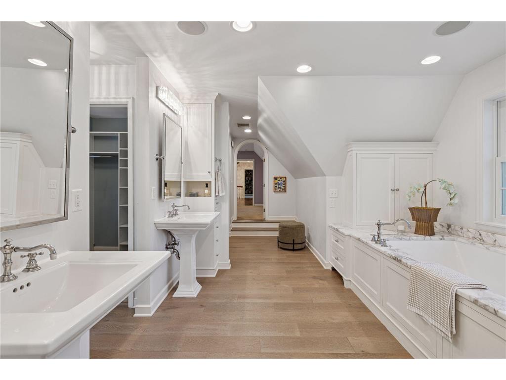 512 Janalyn Circle Golden Valley MN 55416 6737759 image33