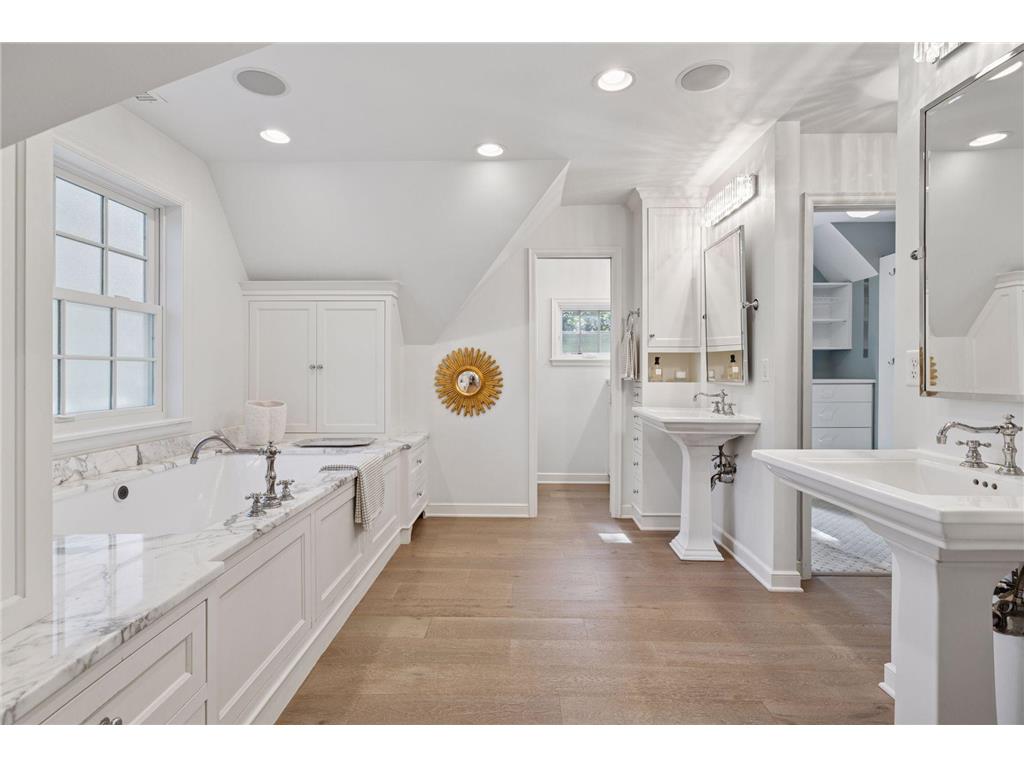 512 Janalyn Circle Golden Valley MN 55416 6737759 image34