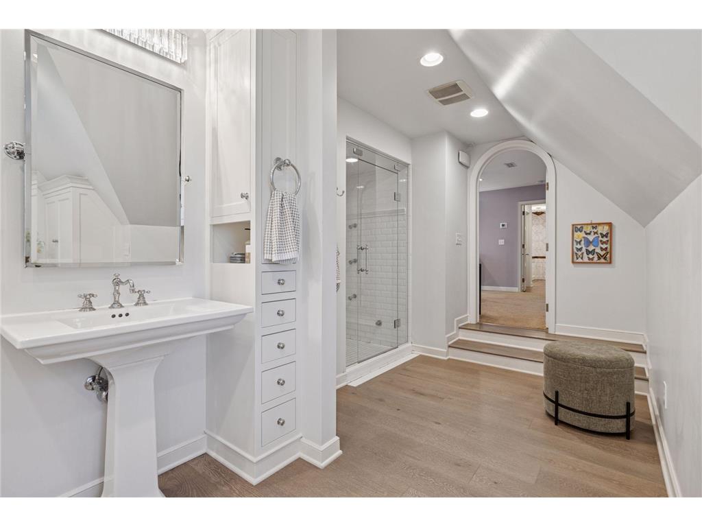 512 Janalyn Circle Golden Valley MN 55416 6737759 image37