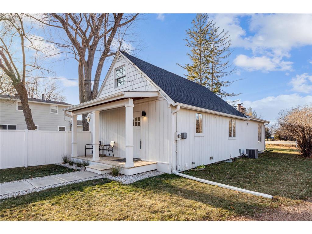 512 Jefferson Avenue SW Watertown MN 55388 6462120 image1