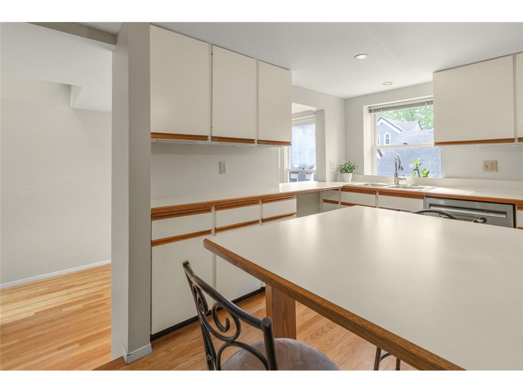 512 Laurel Avenue #5 Saint Paul MN 55102 7054493 image14