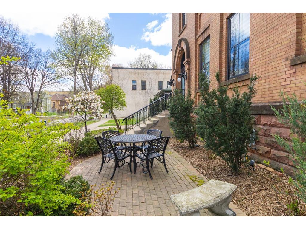 512 Laurel Avenue #5 Saint Paul MN 55102 7054493 image2