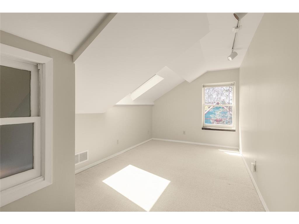 512 Laurel Avenue #5 Saint Paul MN 55102 7054493 image24