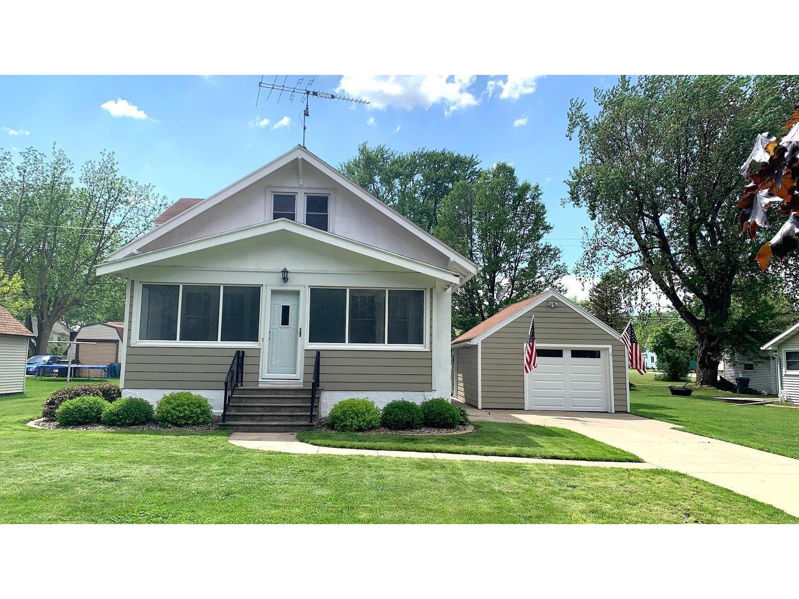 512 Main Street, Wanamingo, MN 55983 MLS 5765252 Edina Realty