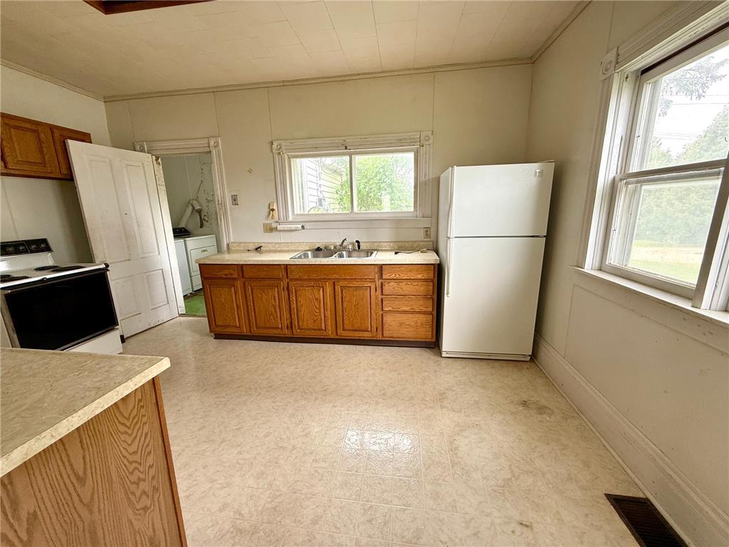 512 S Broadway Street Spring Valley MN 55975 7077248 image6