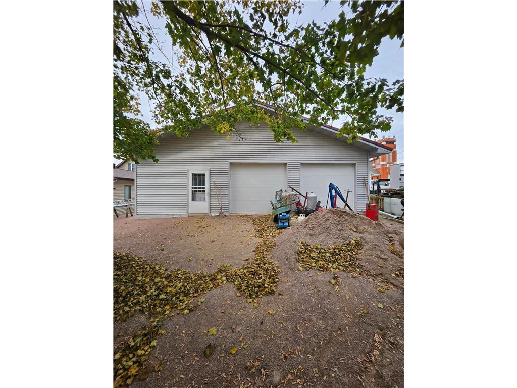 512 W 5th Street Graceville MN 56240 6807073 image3