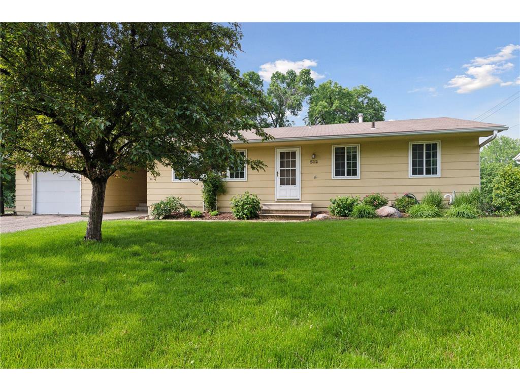 512 W 76th Street Chanhassen MN 55317 6642504 image1