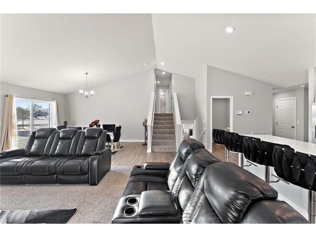 5124 Mustang Circle Woodbury MN 55129 7029348 image20