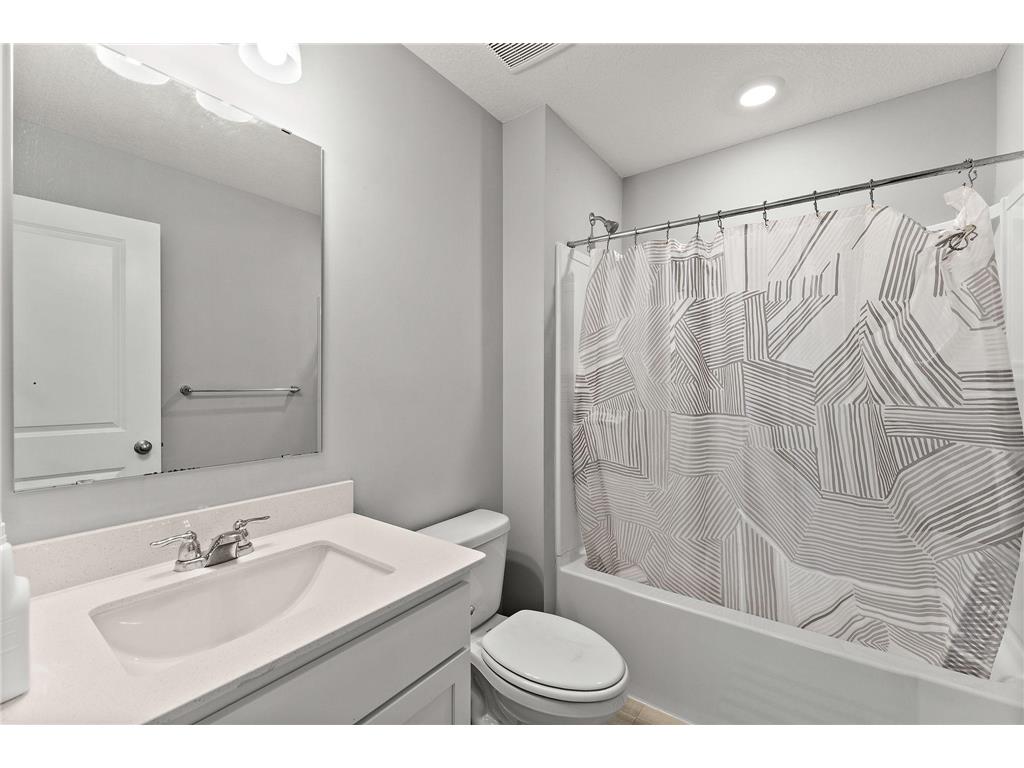 5124 Mustang Circle Woodbury MN 55129 7029348 image36