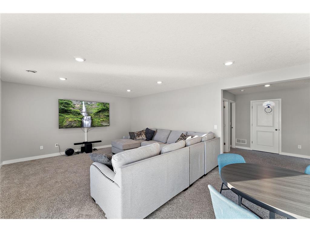 5124 Mustang Circle Woodbury MN 55129 7029348 image40