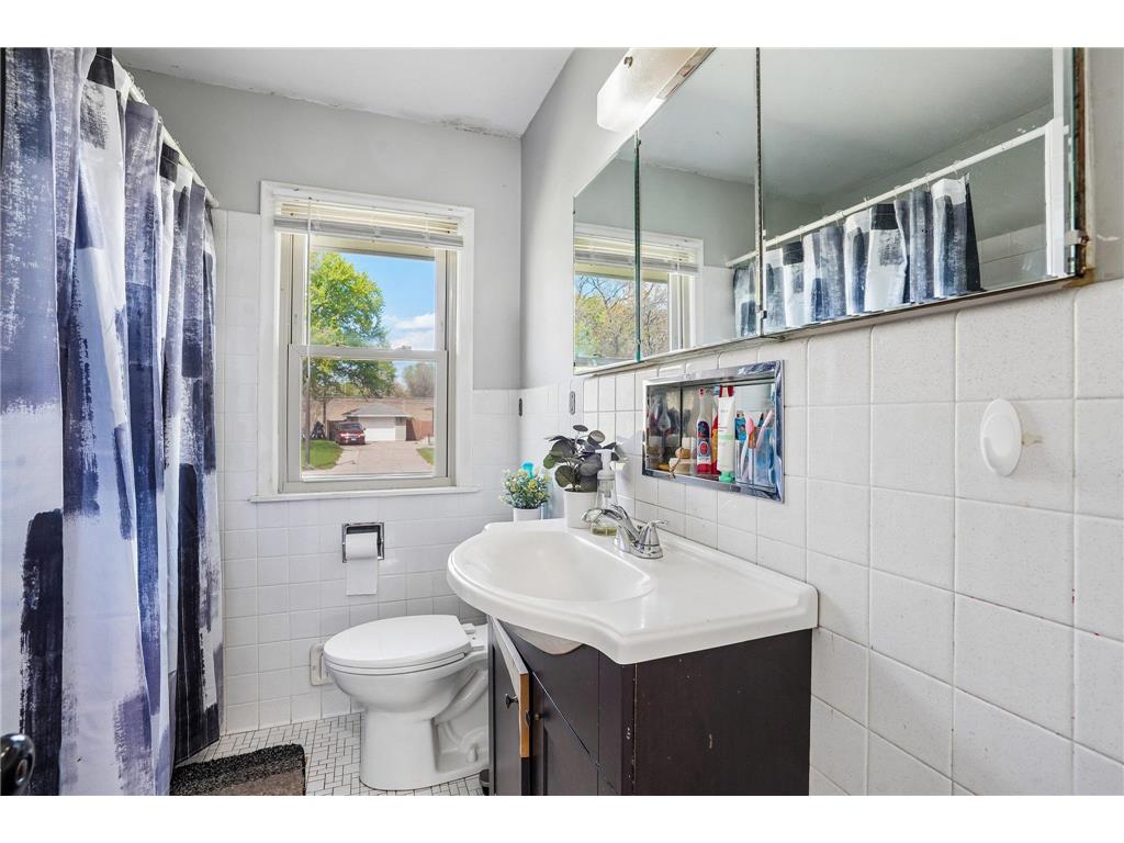 5125 Howe Lane Brooklyn Center MN 55429 6773020 image13