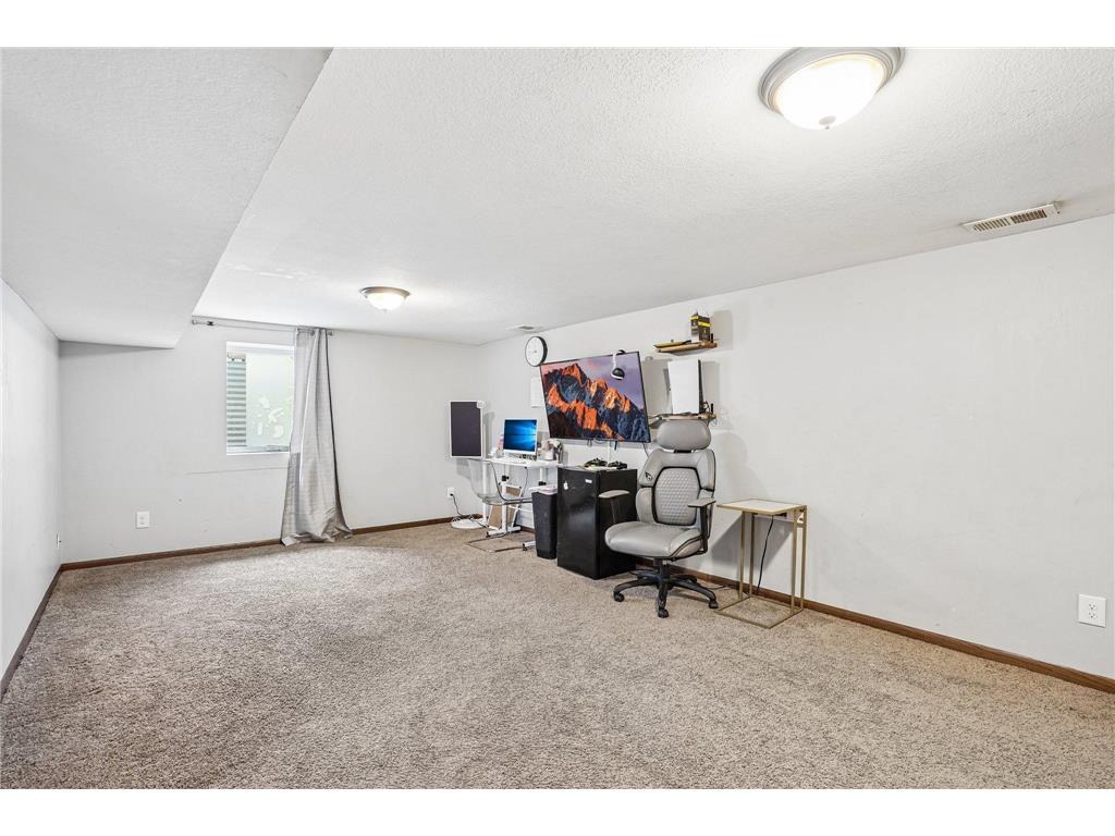 5125 Howe Lane Brooklyn Center MN 55429 6773020 image24