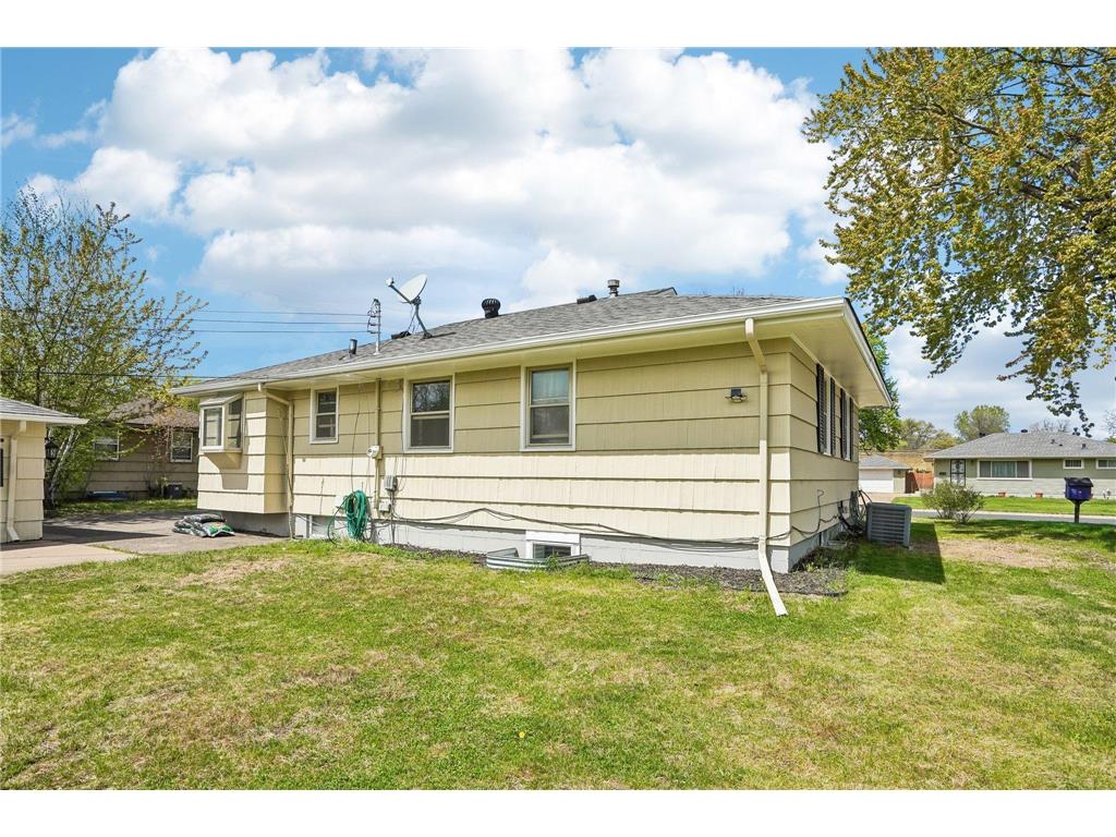 5125 Howe Lane Brooklyn Center MN 55429 6773020 image35