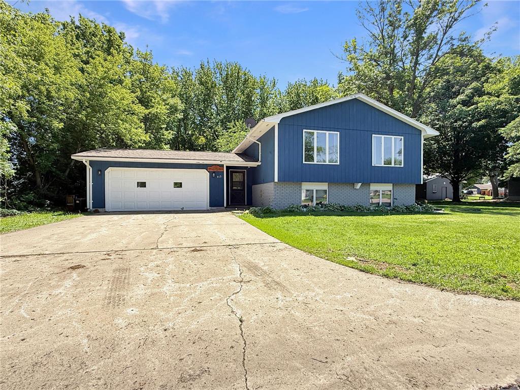 513 E Ciro Street Truman MN 56088 7083943 image1