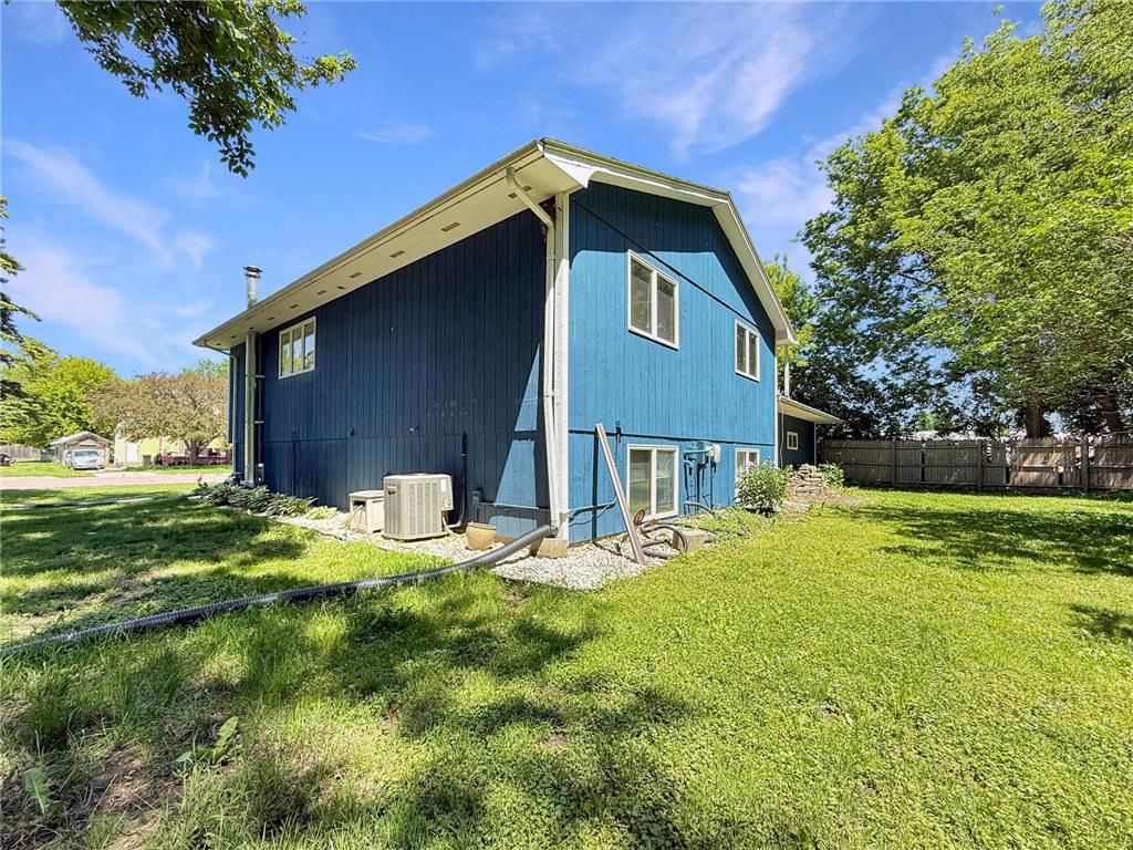 513 E Ciro Street Truman MN 56088 7083943 image40