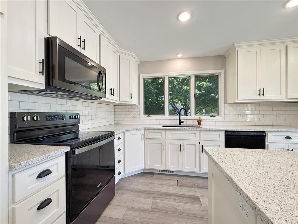 513 E Ciro Street Truman MN 56088 7083943 image8