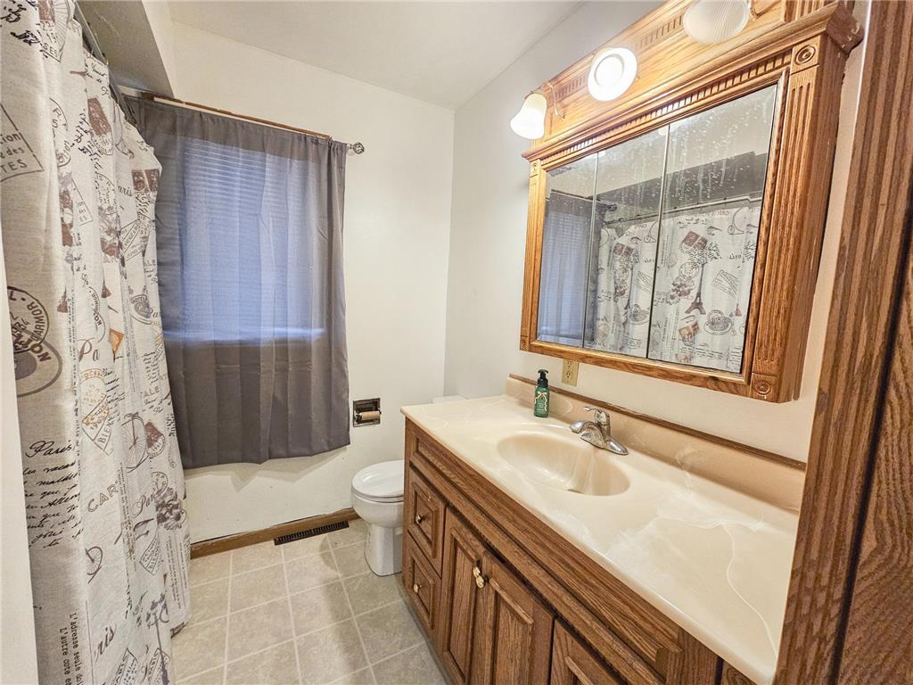 513 E Hollett Street Tracy MN 56175 7051900 image11