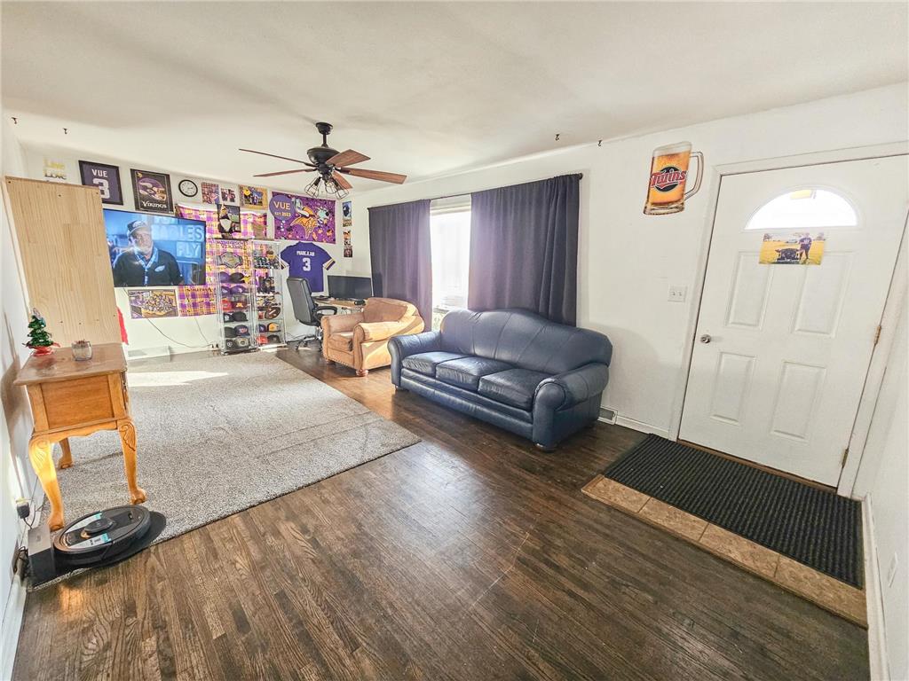 513 E Hollett Street Tracy MN 56175 7051900 image4