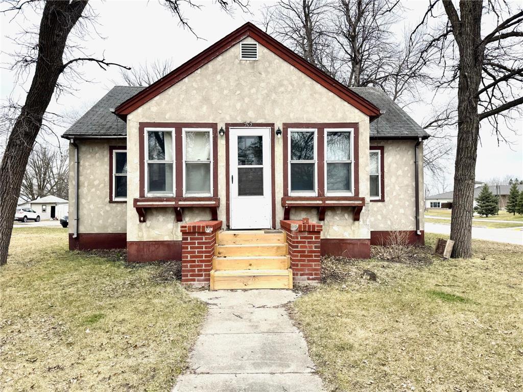 513 Lake Street NE Warroad MN 56763 7066841 image1