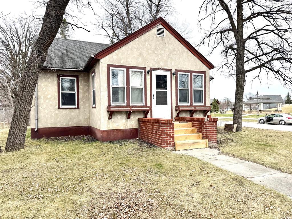 513 Lake Street NE Warroad MN 56763 7066841 image9