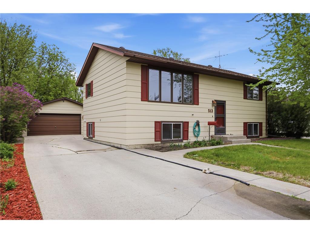 513 N 19 Ave N Fargo ND 58102 7076937 image1