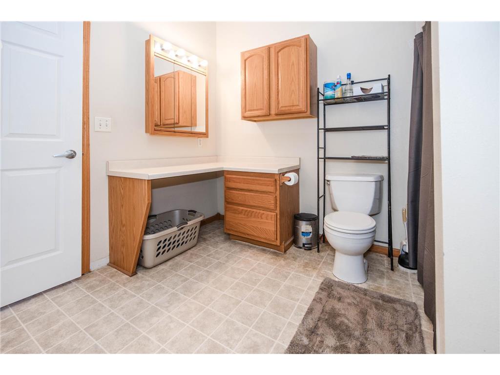 513 North Street E Detroit Lakes MN 56501 7037858 image23