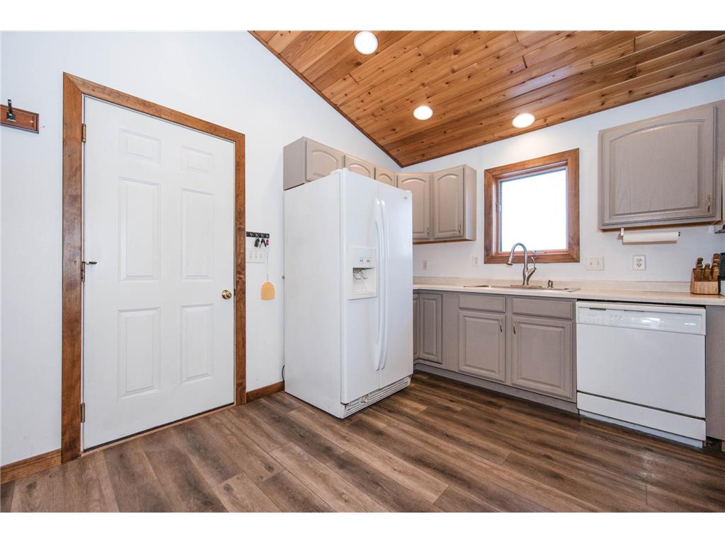 513 North Street E Detroit Lakes MN 56501 7037858 image3