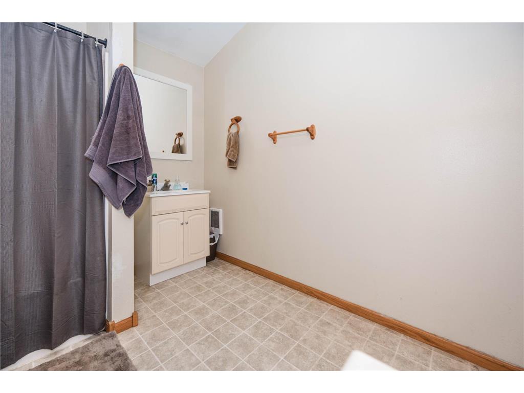 513 North Street E Detroit Lakes MN 56501 7037858 image30