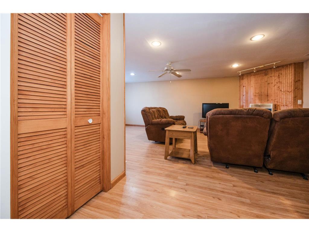 513 North Street E Detroit Lakes MN 56501 7037858 image33