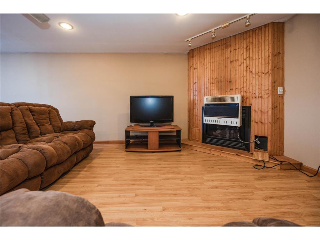 513 North Street E Detroit Lakes MN 56501 7037858 image35