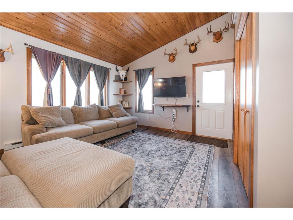 513 North Street E Detroit Lakes MN 56501 7037858 image4